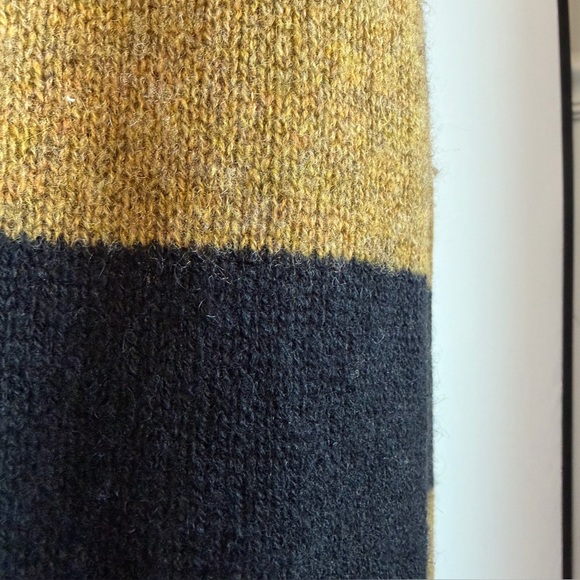 Khaite Sweater Women Sz L Black Gold Stripe 100% Cashmere Crewneck Pullover READ - Picture 8 of 16